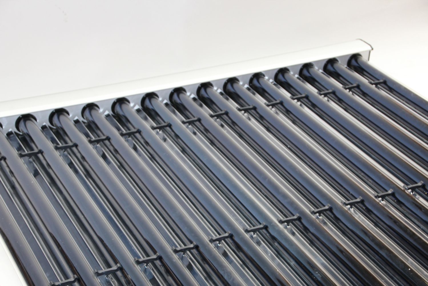 Eurotherm-Solar-PRO-CPC-Detail3 Vakuumröhrenkollektor Sonnenkollektor Eurotherm-Solar CPC - 24R (5,29 m²)